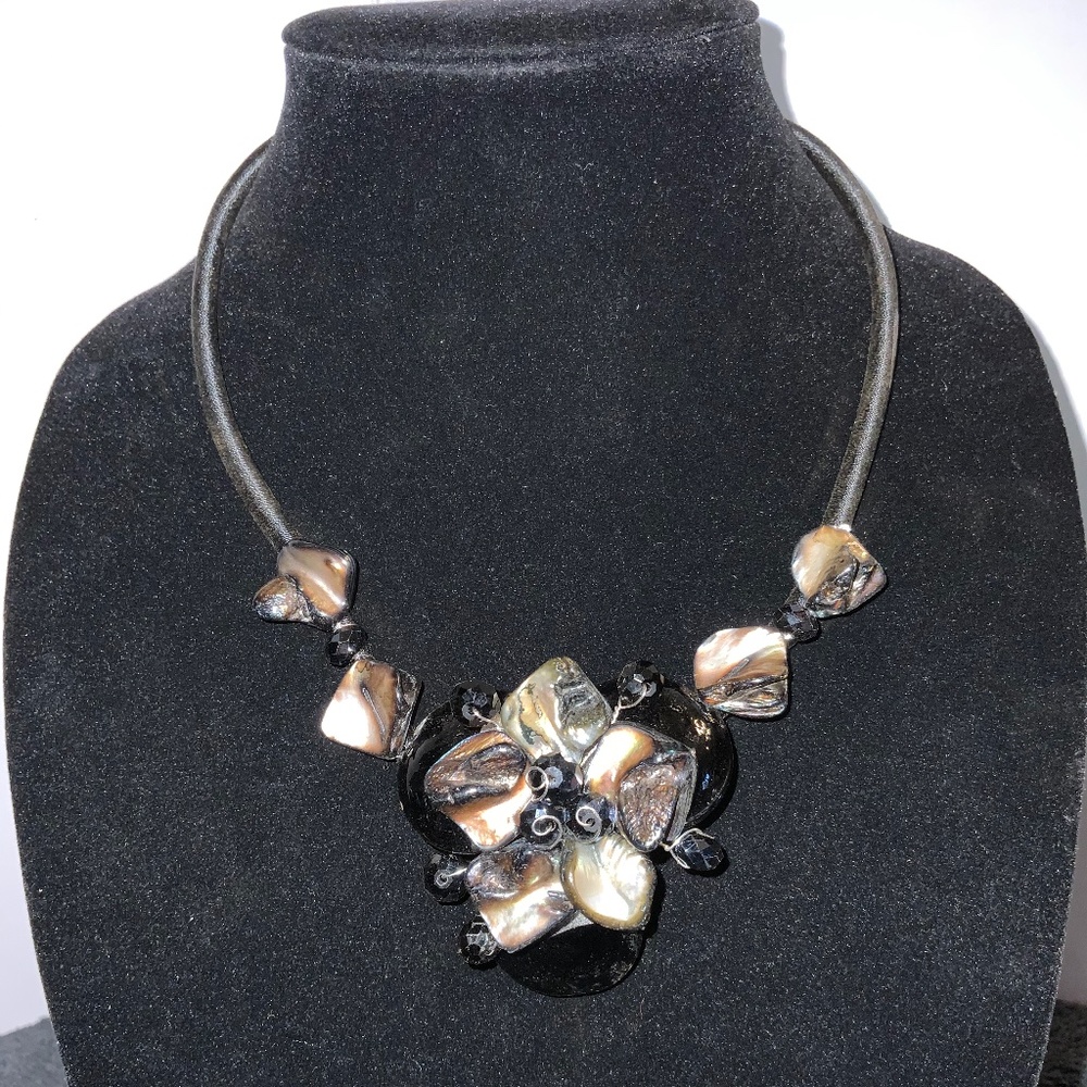 Rope Glass Floral Necklace